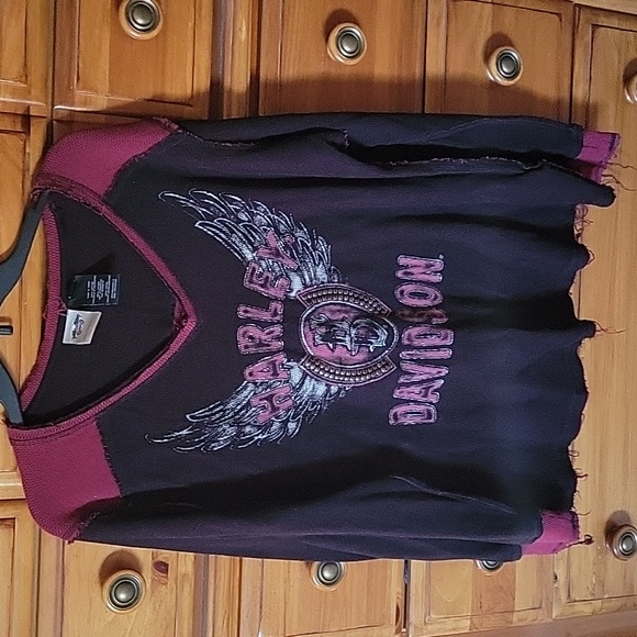 Harley-Davidson Tops - Harley-Davidson Black and Burgundy Long Sleeve Tee